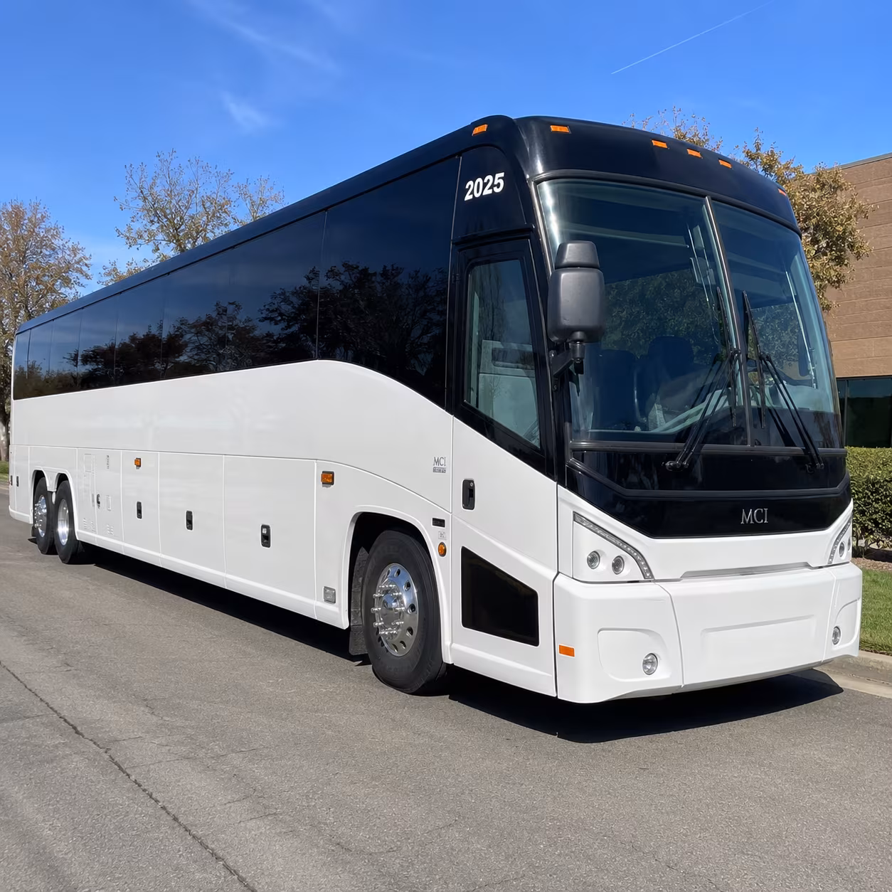 employee shuttle buses that beat the i 595 commute every morning