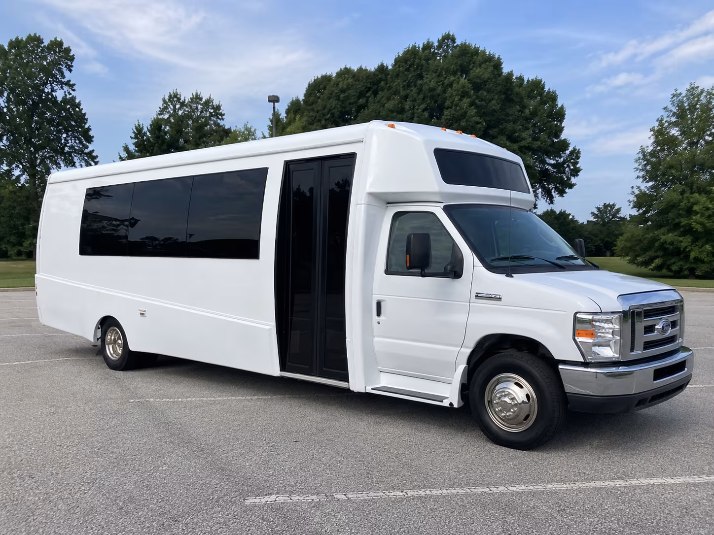 plantation 18 passenger party bus