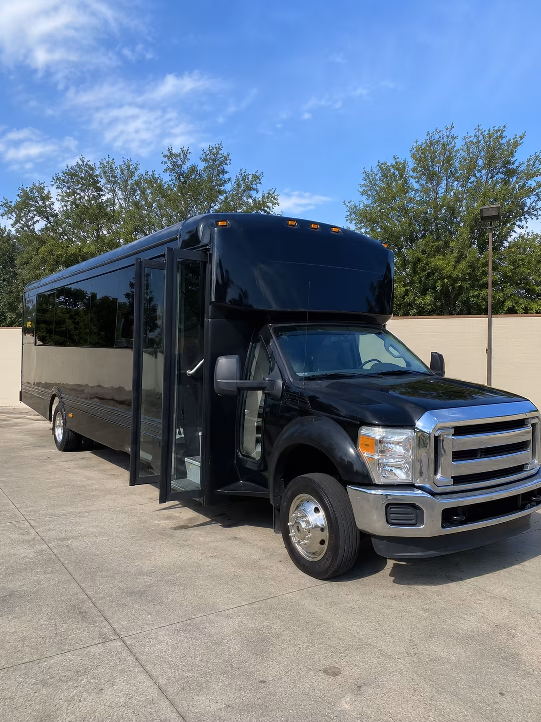plantation 20 passenger party bus